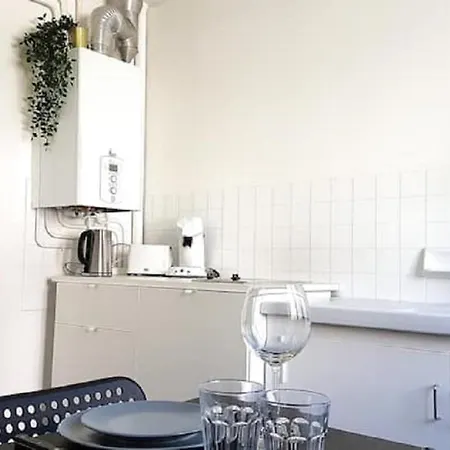 Grand Avec Balcon -4 Personnes-disneyland- Paris A 10 Minutes *